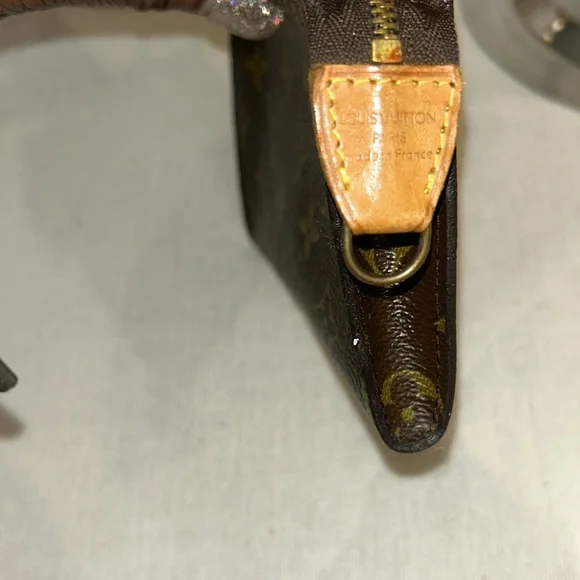 Louis Vuitton Toiletry Makeup Pouch - Picture 5 of 10